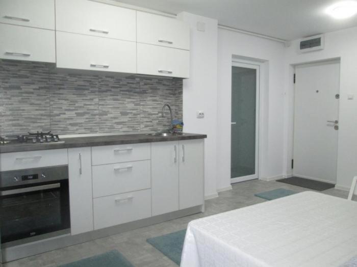 Apartament Sarra Targoviste Bagian luar foto